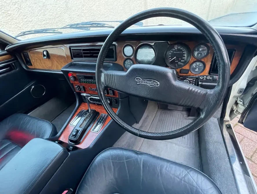 Daimler double six 5.3 series 3 v12 hmudu3y2dgab7t7tp1ie 