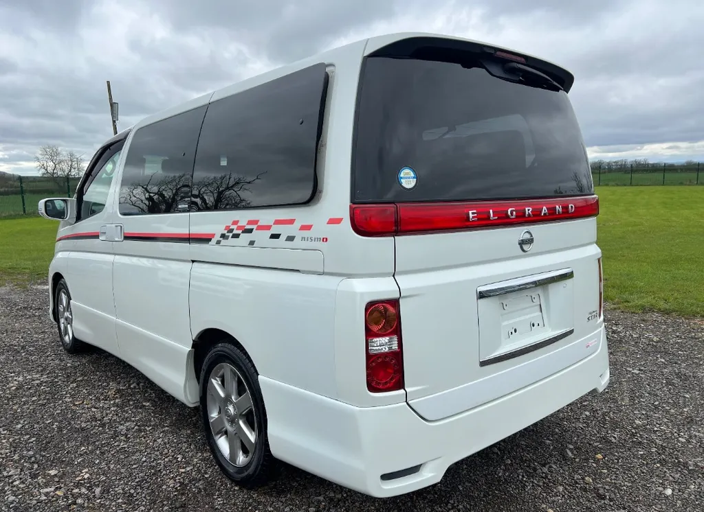 Nissan elgrand 3.5  vhmph8ei1gqcyzzcjqq3