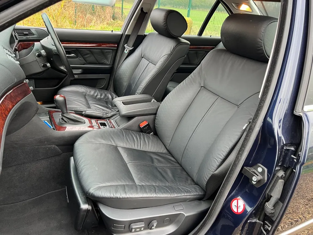 Bmw 5 series j2tdc8wlme7jwqk3yxk8a