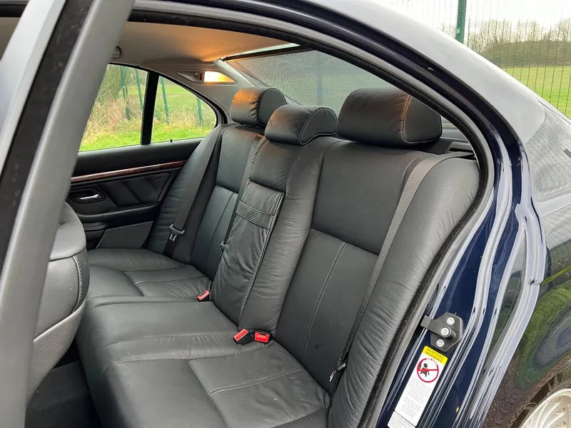 Bmw 5 series oa8owax8bzrotmve uaej