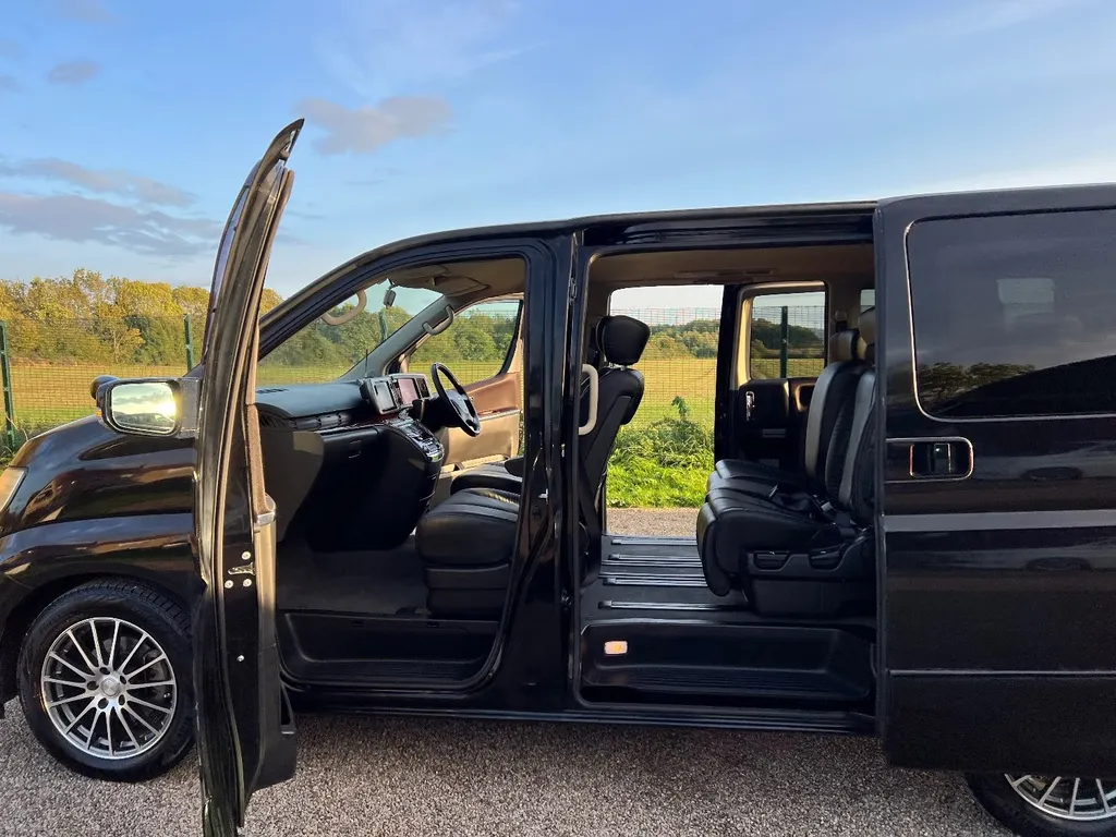 Nissan elgrand yw8 hsxzbfbqiij84 gsl