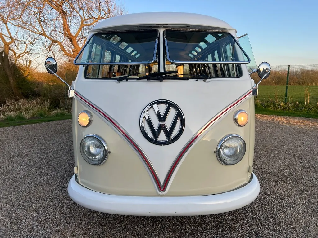 Volkswagen kombi t1 samba yxmciu2hxqhq07cowe9mq