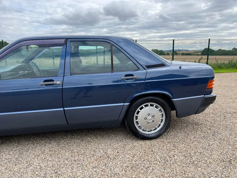 Mercedes benz 190e 2.0 l4hlxzmfbjfev6ld8mj6p