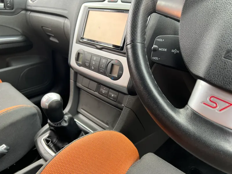 Ford focus 2.5 st 0adut2dnwh9c9tlzzwez1