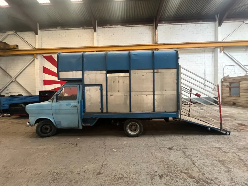 Ford transit lrofkc6u8 whutw45uxyq