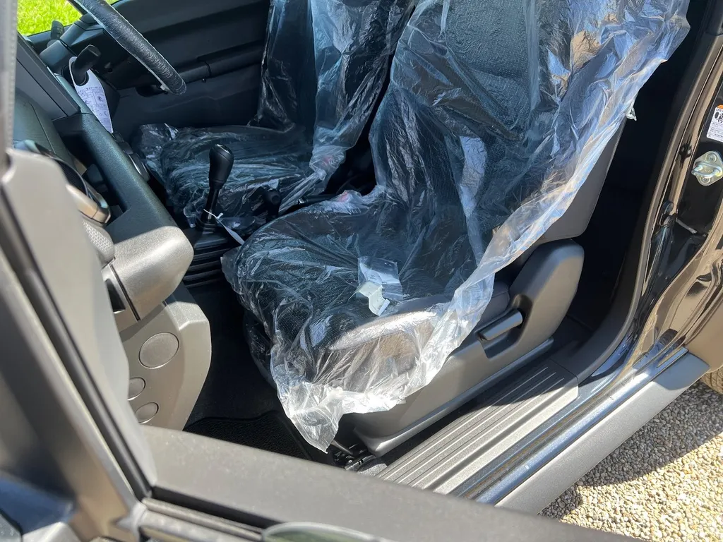 Suzuki jimny qkft8xeonbusvdqx4 qx6