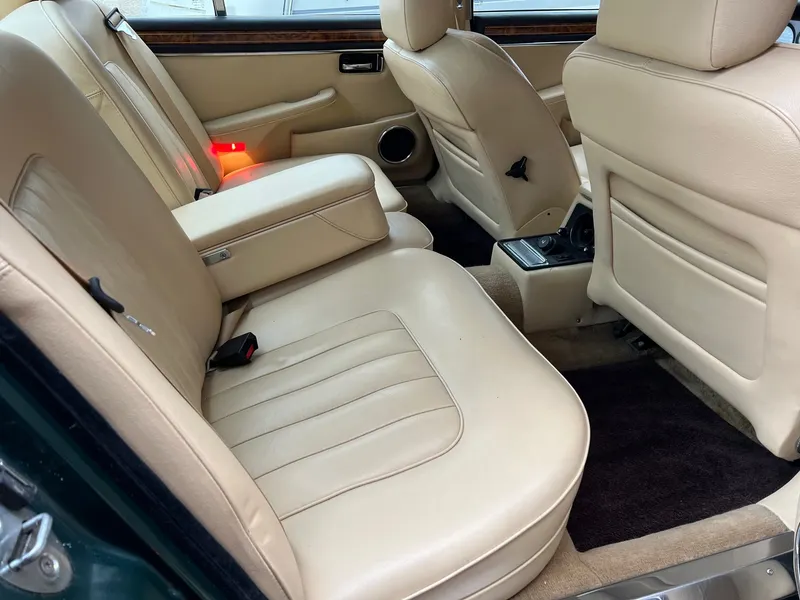 Daimler double six 5.3 yhm4edppqmb2egaj3c514
