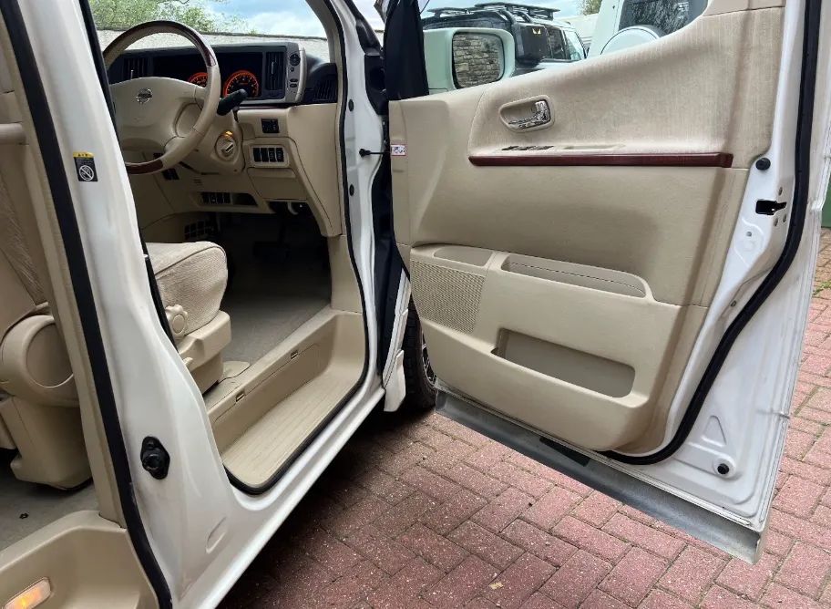 Nissan elgrand  igehdjw6bbqzhuor3jots