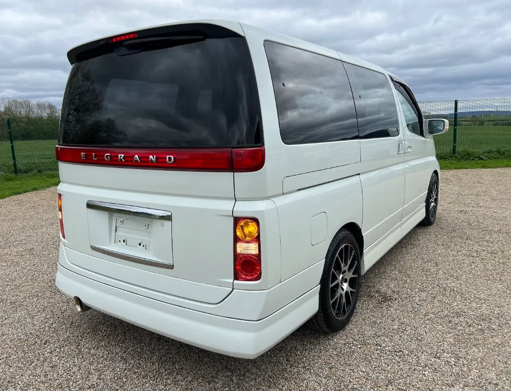 Nissan elgrand 3.5 x akkp 3fg 9jgwefduvlvo