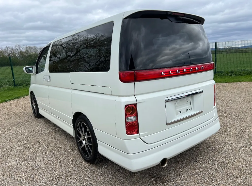 Nissan elgrand 3.5 x uqhshbe5gzutl0ri58nla