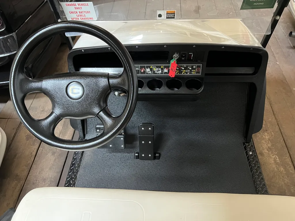 Cushman shuttle 6  mfvbrpc4zcnexy7yianlg