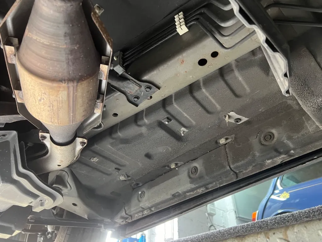 Nissan elgrand 4yzylxthbcmrwloy4q91c