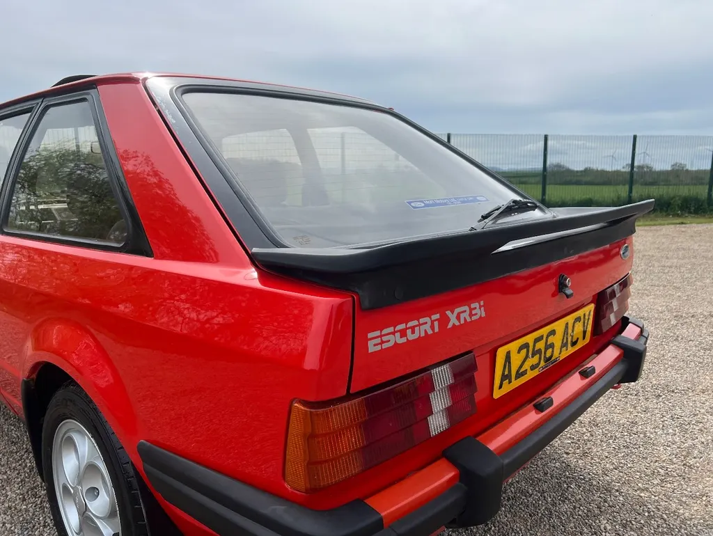Ford escort xr3i cpogg3zz7n8xivsigy0w2