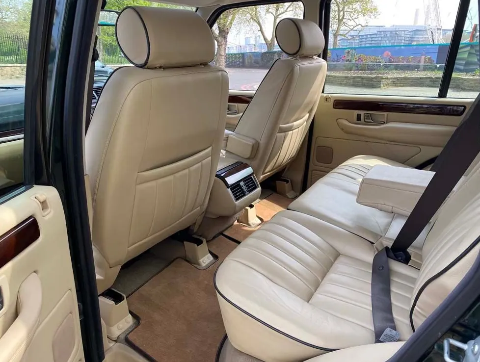 Land rover range rover uqj1d7pdxi2edcsqrg0t1