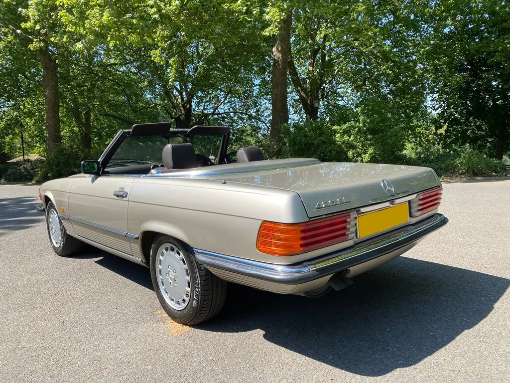 Mercedes benz sl series zyw0satxdwletdyuvviuu