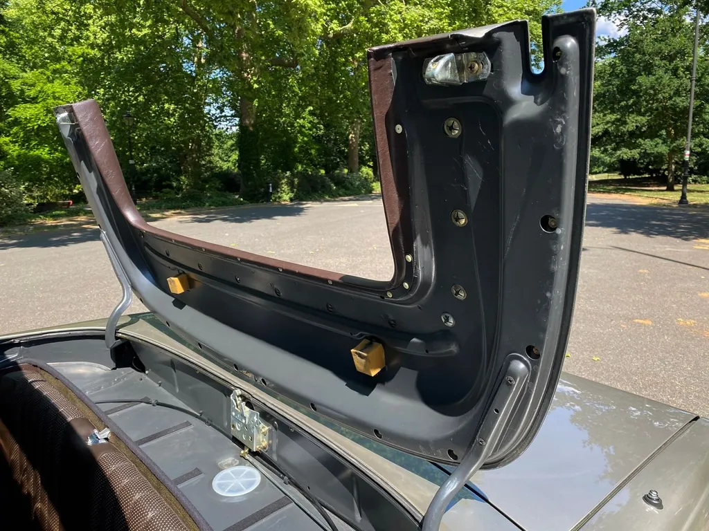 Mercedes benz sl series fnxx8opidez9jkkyoc75e