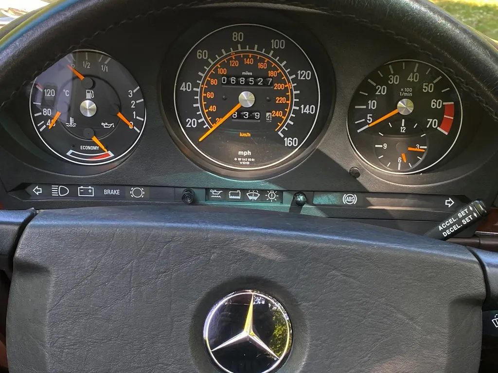 Mercedes benz sl series lzwosqlq0xbb9a1c3ke3g