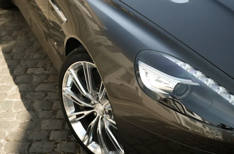 Aston martin db9 2hiezihm8sml51p7eut5b