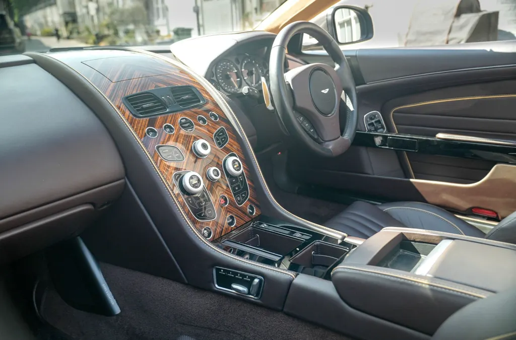 Aston martin db9 t gmkkomo841wa0tg c8o