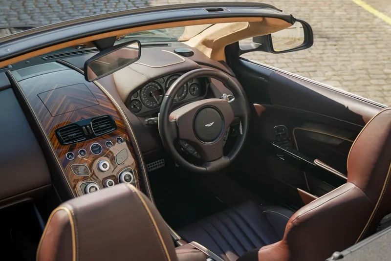 Aston martin db9 cmzj4s5nbwijufrn8xteq