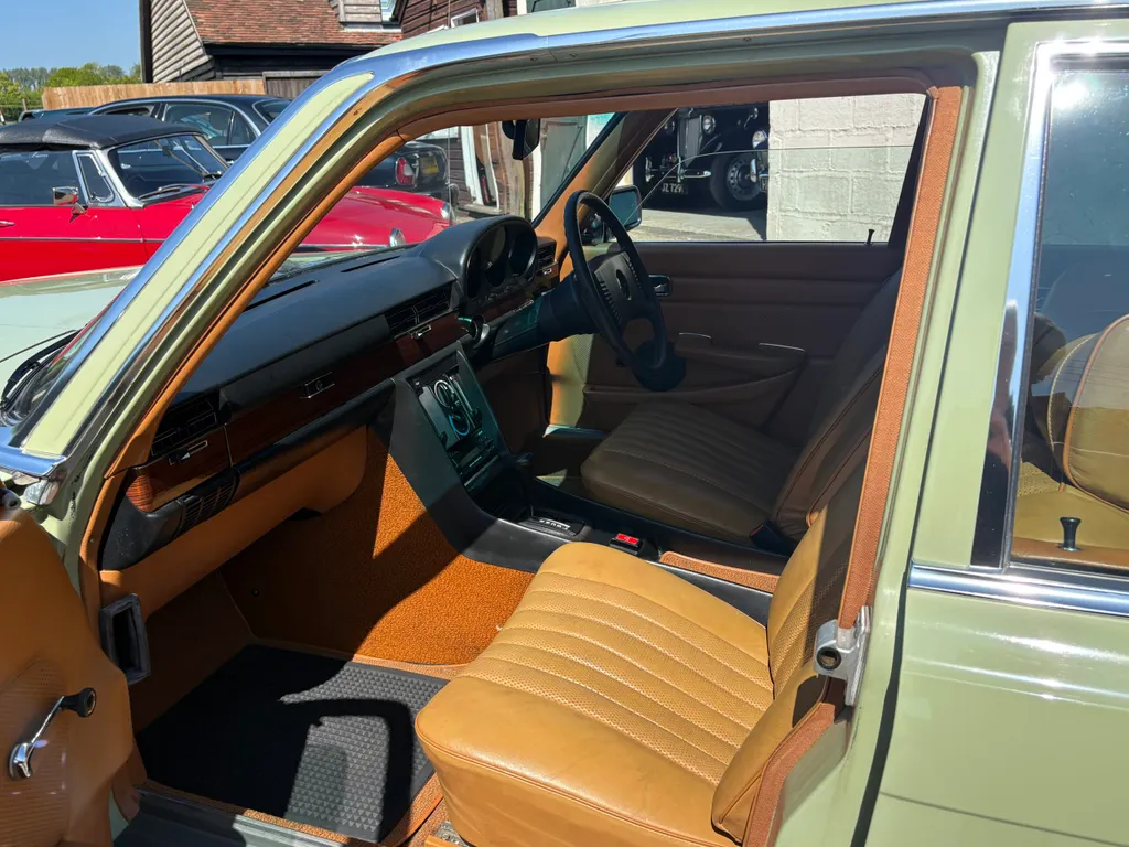 Mercedes benz 280s bikzoaggtmmljzaopluqz