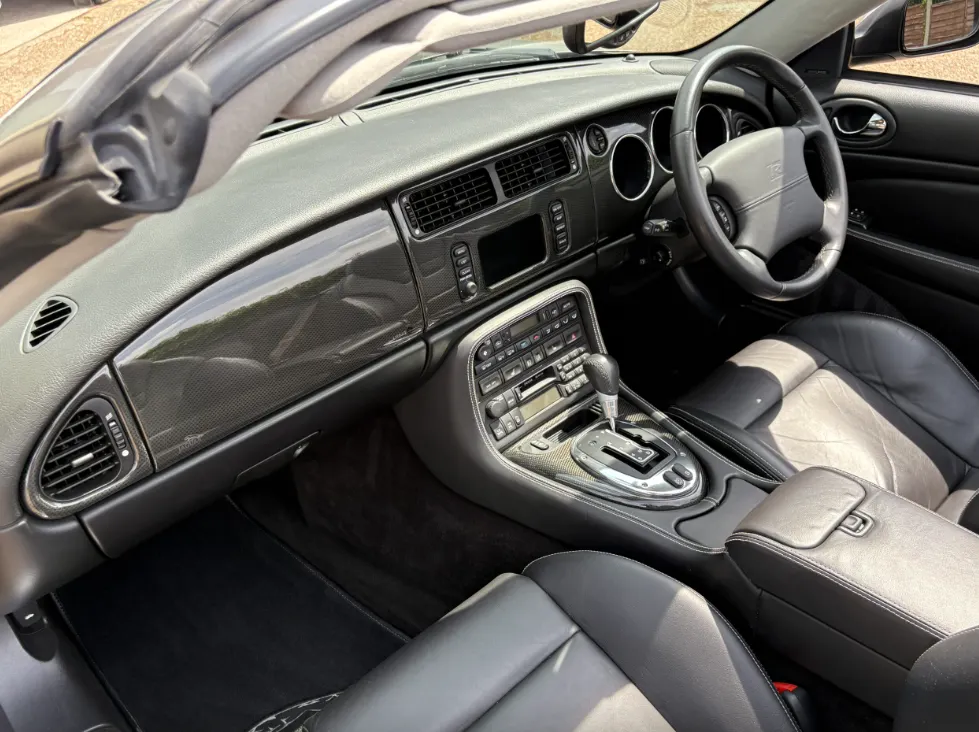 Jaguar xk8 qa8gfun98i6mjiy9alaj3
