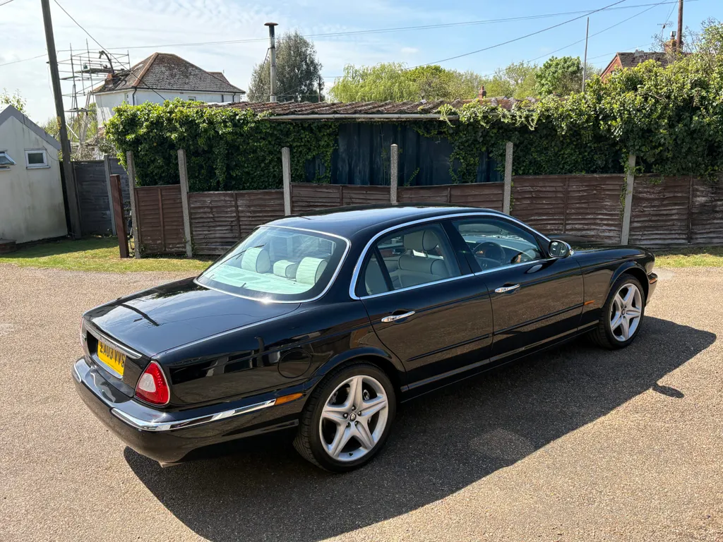 Jaguar xjr qquutyrbuhylepsqbcz6q