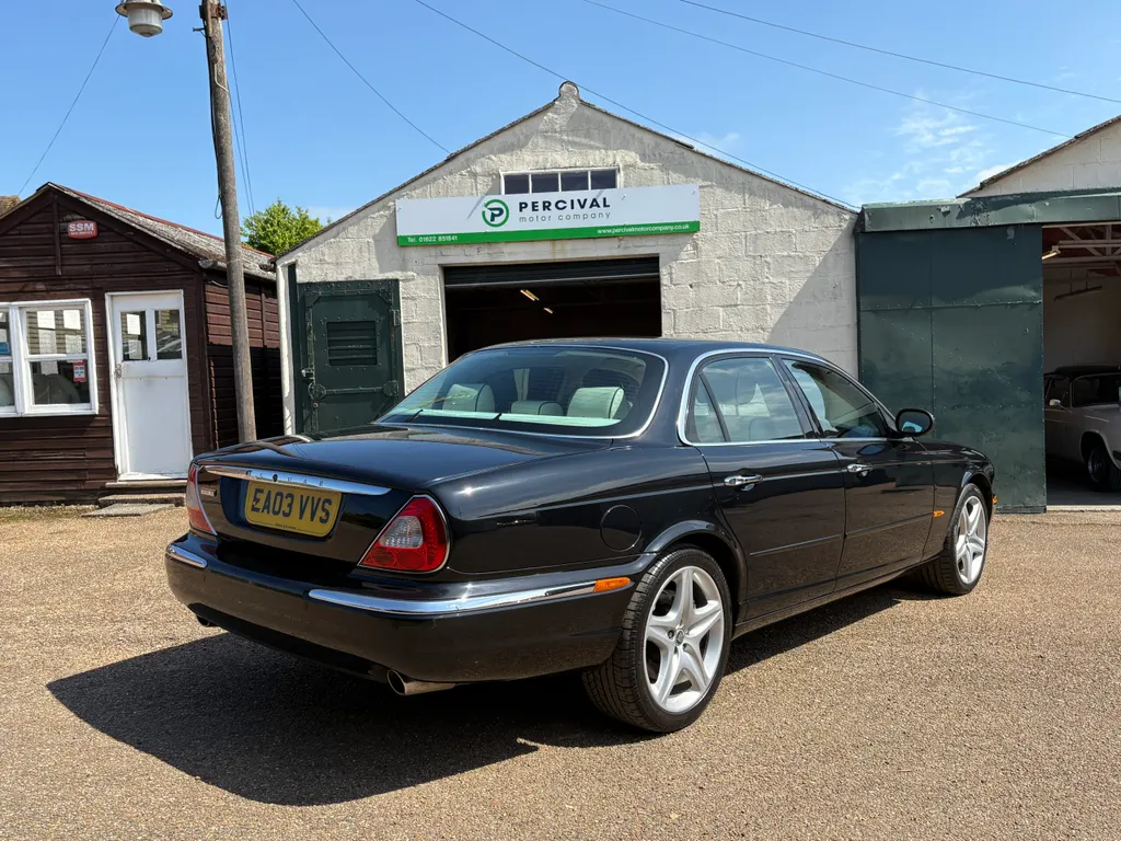 Jaguar xjr w3d2gejcr9o5plr5f8mrm