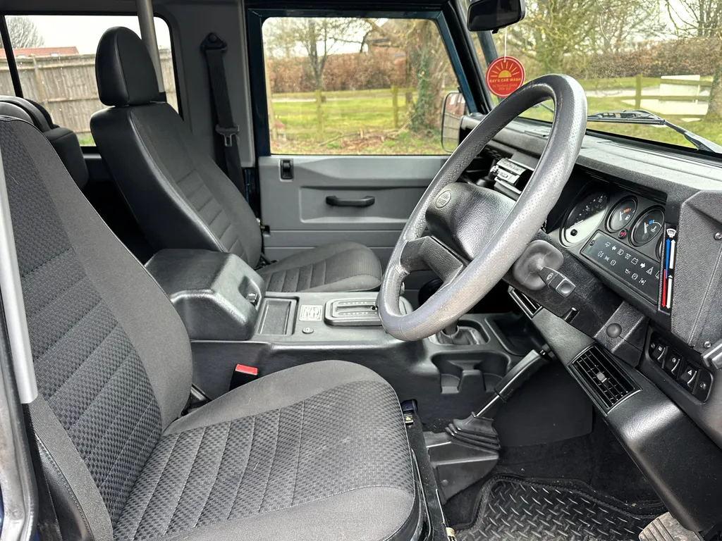 Land rover defender 90 dmryyijfeymswomgjcjj4