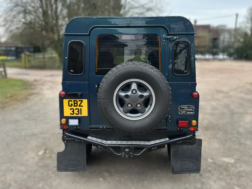 Land rover defender 90 mmzkxol6eiz6ph 9ut3pu