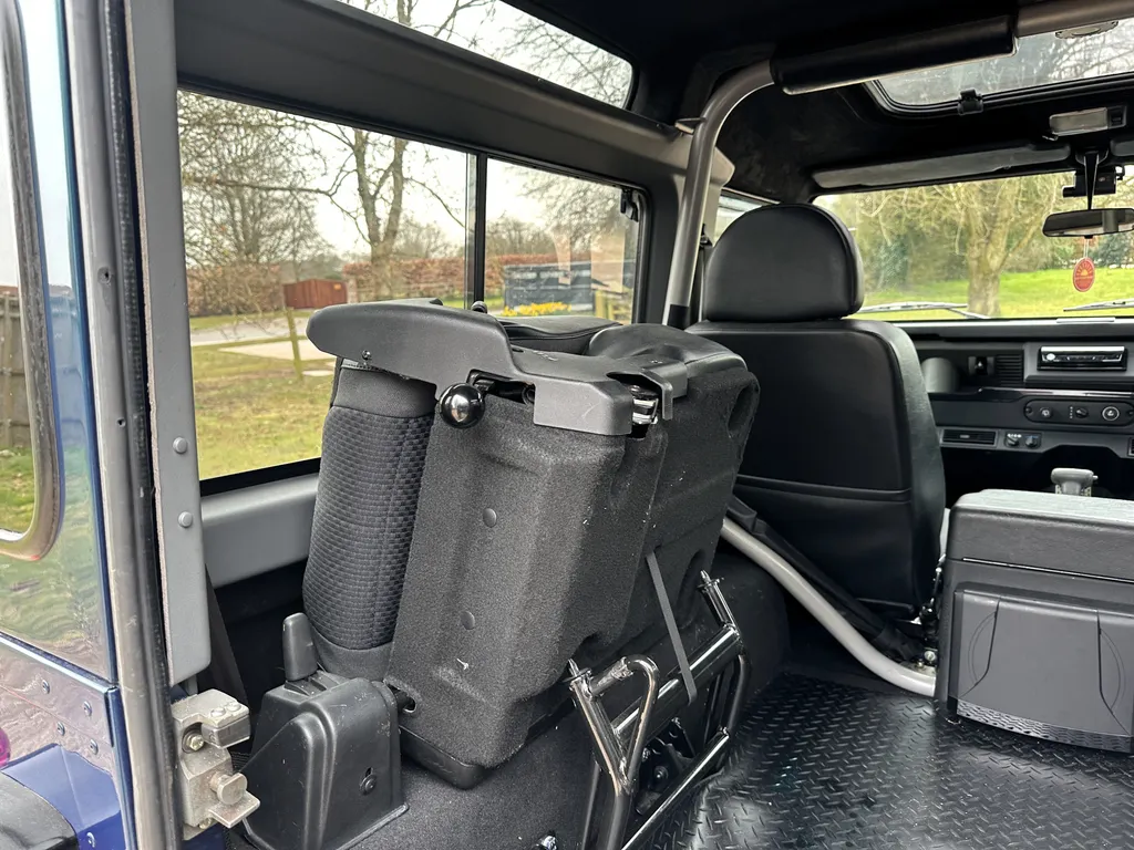 Land rover defender 90 kn3fyhbbok4quzja i2ct