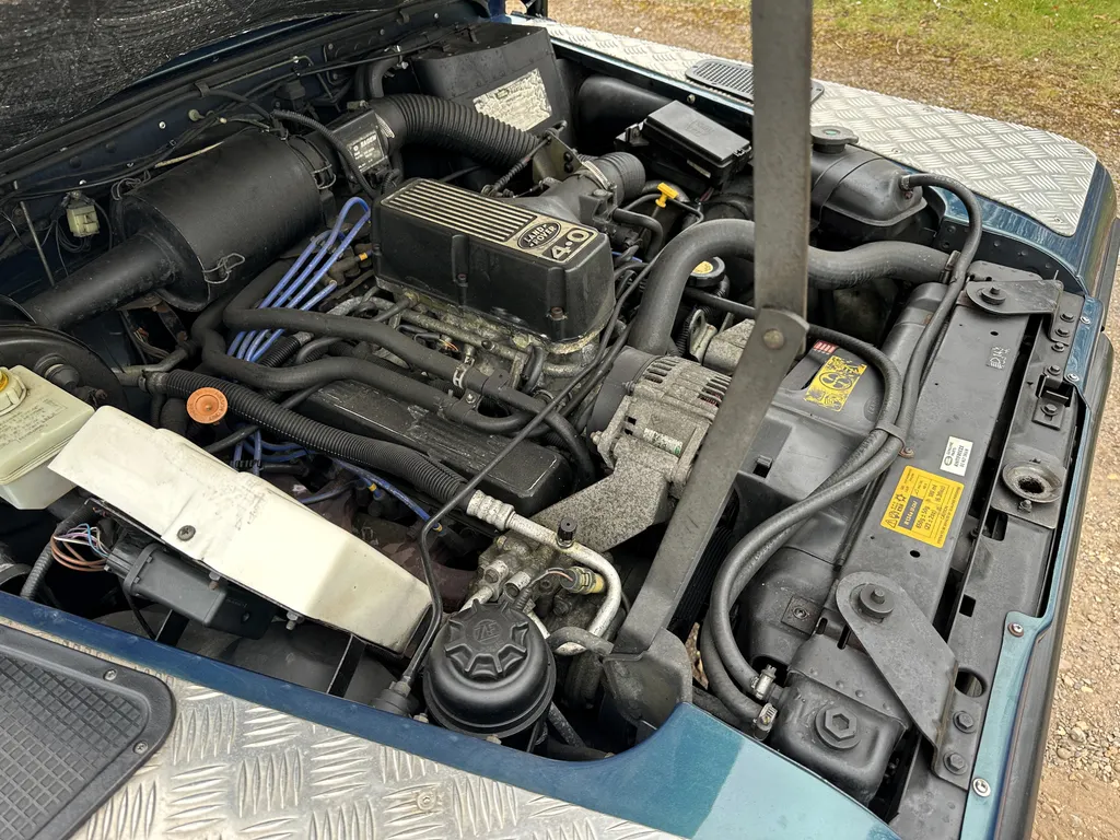 Land rover defender 90 tvxrctiuya9ay7o65 wrp