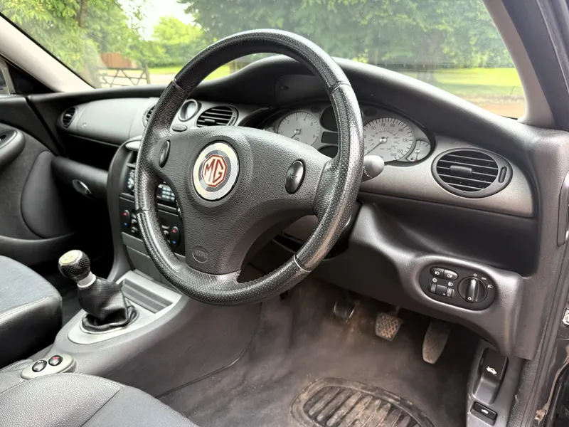 Mg zt 12 une7uku3oowdnqf kv