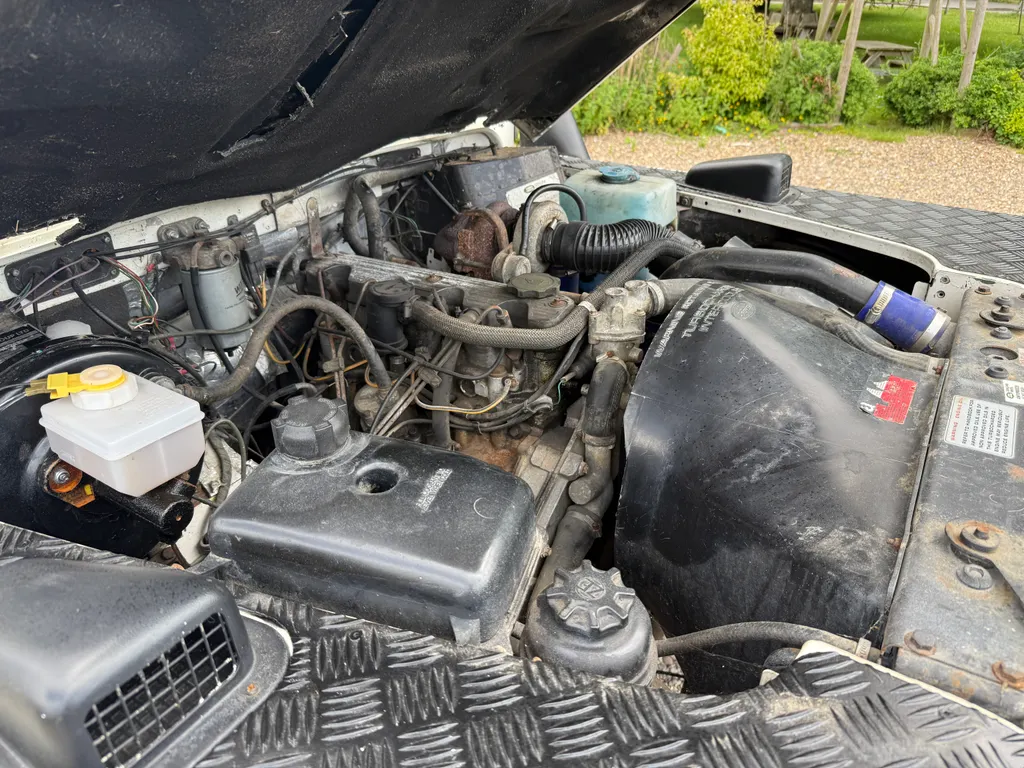 Land rover defender 90 9o5zgokx6owbvap4iqyyg