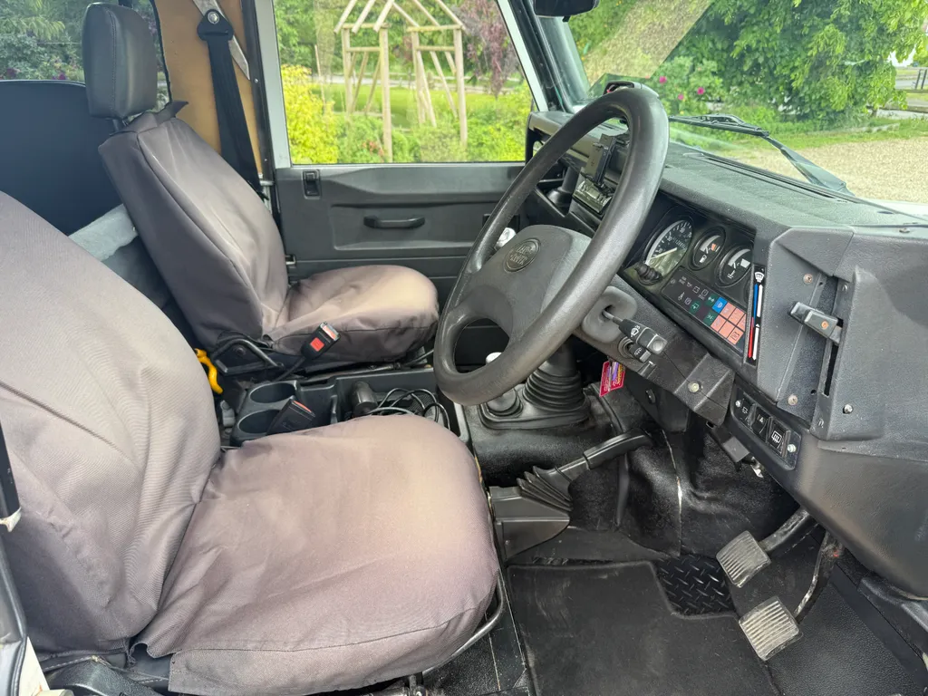 Land rover defender 90 bekjoypagyhm9n3vffckl