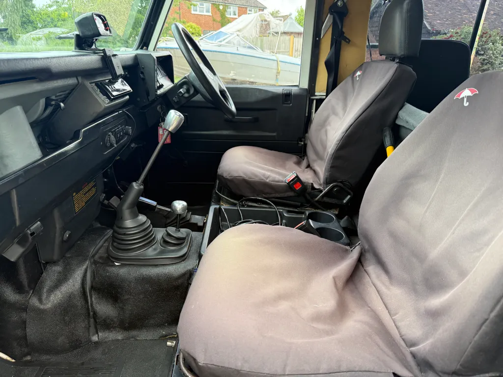 Land rover defender 90 dbkgjcapqnrl1vh3gcw9j