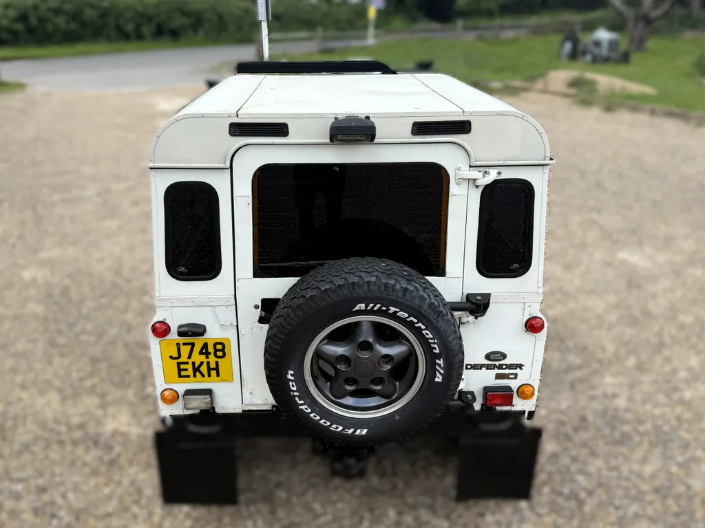 Land rover defender 90 gk3an8x4dlirrmr4plkyt