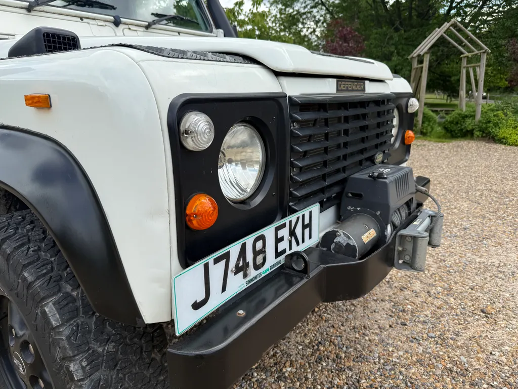 Land rover defender 90 jx9btw3imf7 fbkxyeg8u