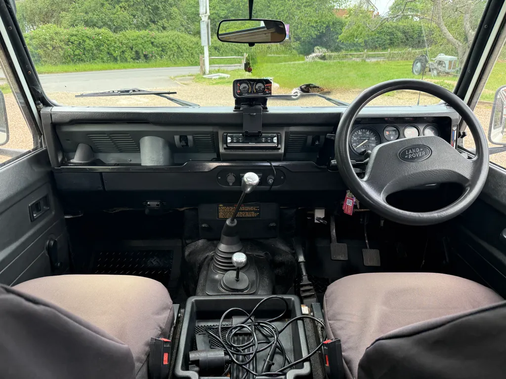 Land rover defender 90 pof2h9rw rpxvea5voxw8