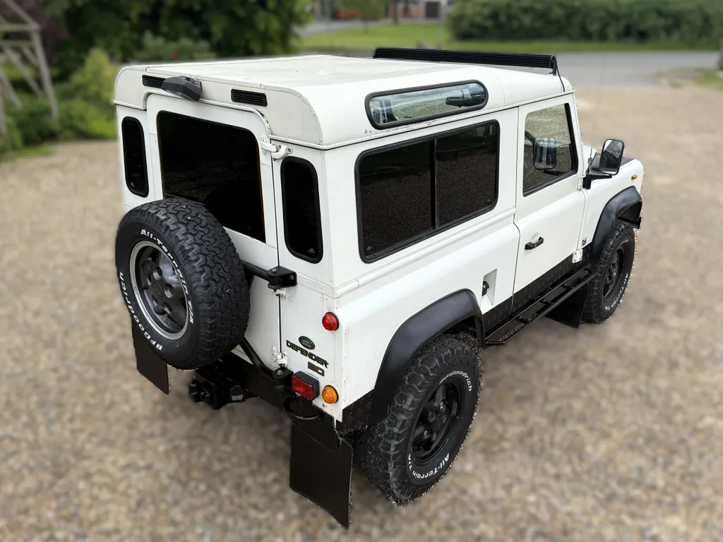 Land rover defender 90 toe5g4qysn pqgdf1qwph