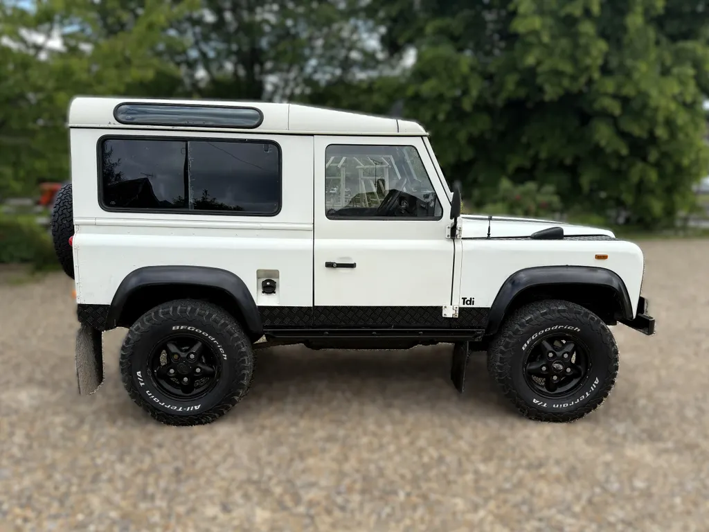 Land rover defender 90 xbch4faflmmi6ydcnd ax