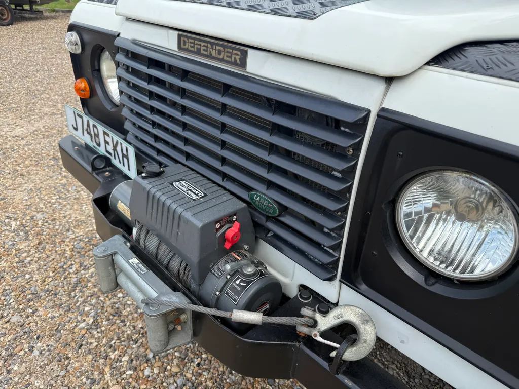Land rover defender 90 zbhbgzpp0rbvznx9uapft