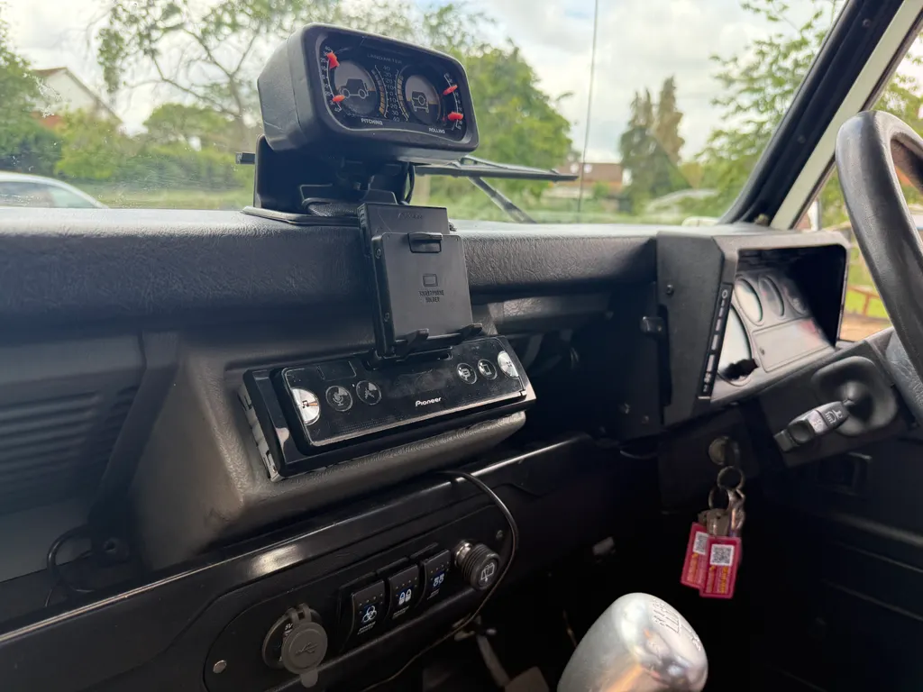 Land rover defender 90 zjf8uvpbdencetz2qdqlu