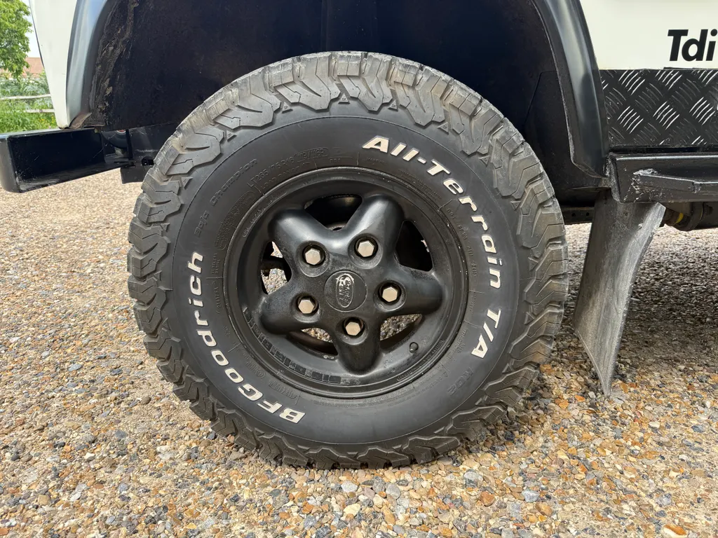 Land rover defender 90 pefmkepj4j adn7mw1b72