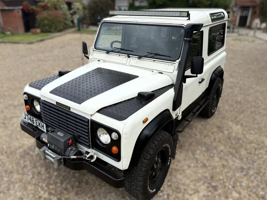 Land rover defender 90 tuaeaaajrqqbppnt 2a97