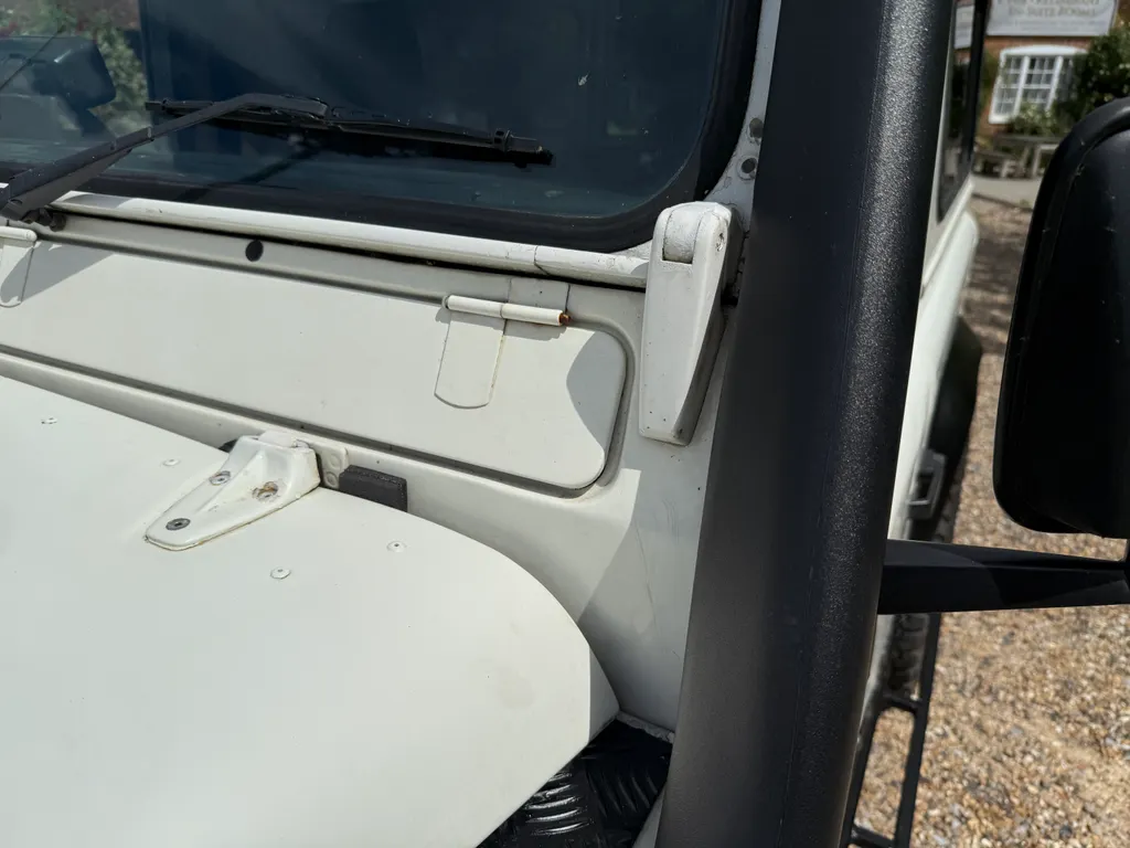 Land rover defender 90 tqgh42sk6o6pvqitp5eiu