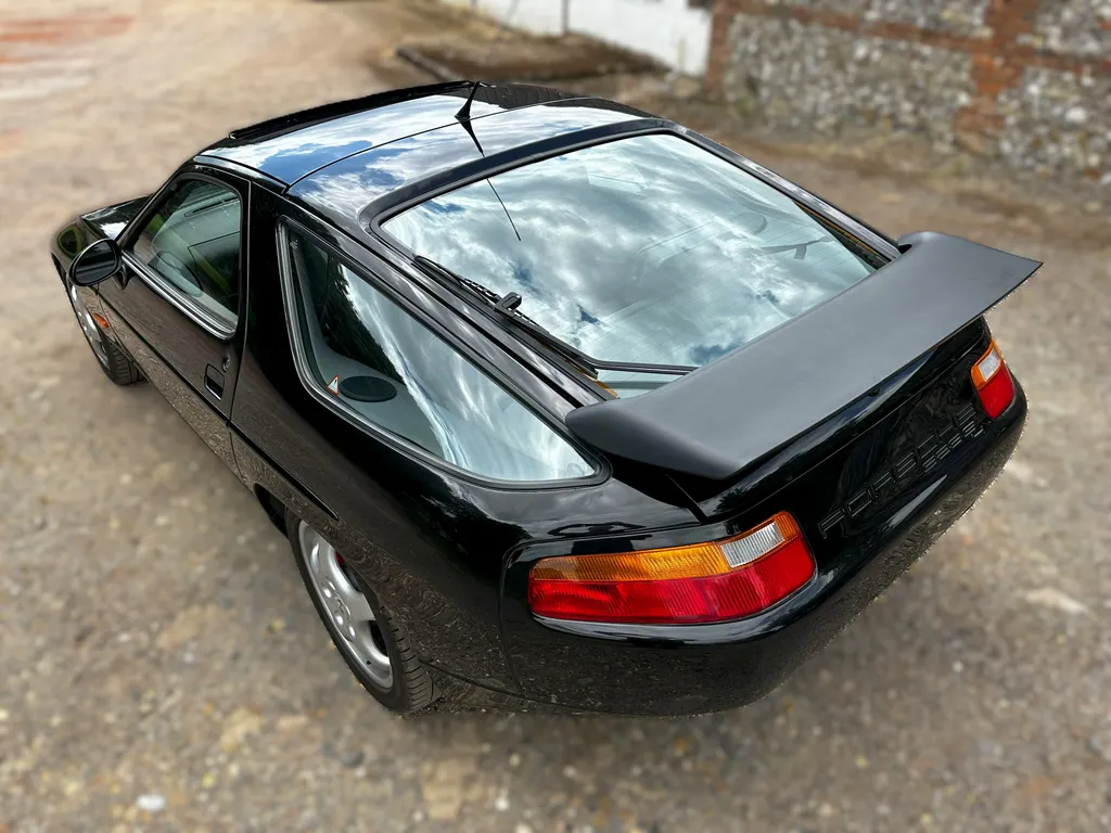 Porsche 928  fud73qcc9 xe7qmxiqid