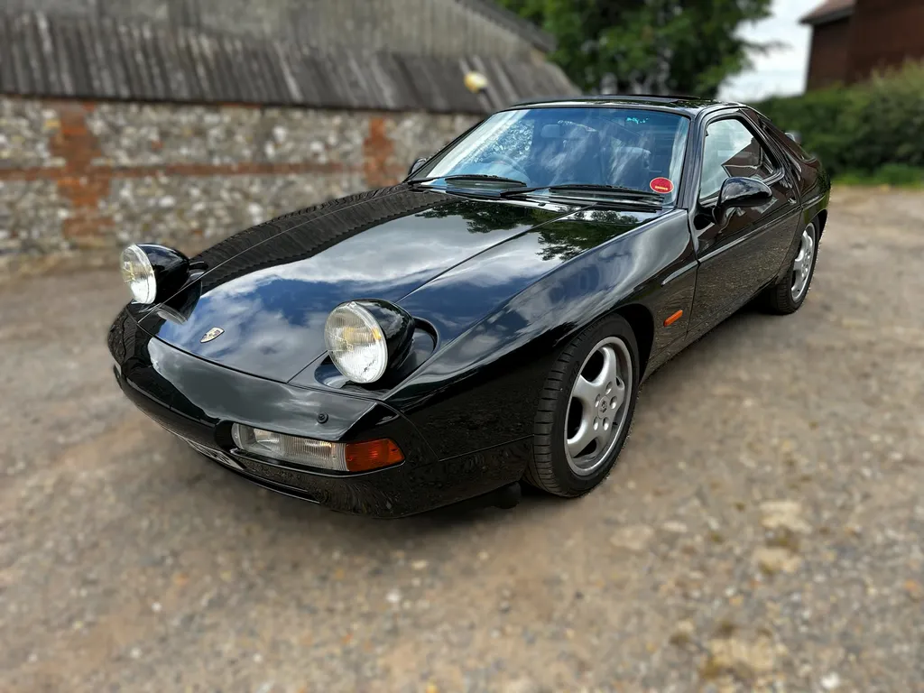 Porsche 928 6hfcnmnvzli3yw3ixioqr