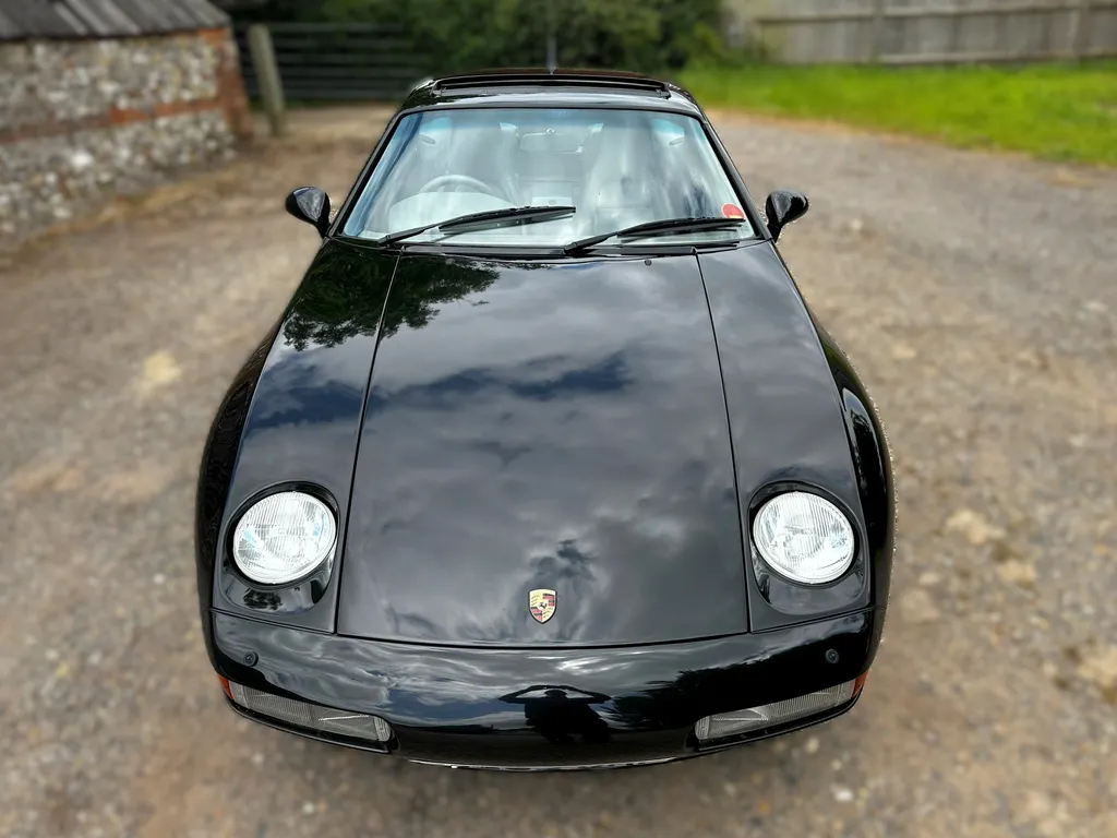 Porsche 928 pflu7bie8kw5rzt7zhw1v