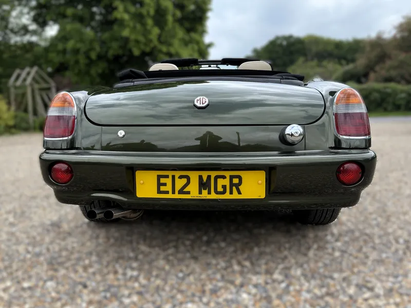 Mg roadster y1hpym2lwsed3tn0cbmmi